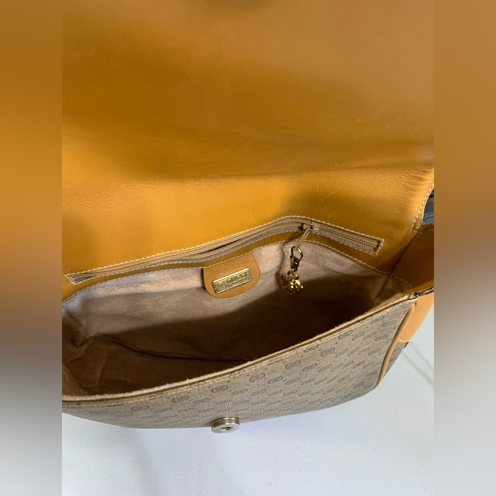 👜💕 Vintage GUCCI Crossbody Tan Leather Bag - Picture 12 of 13